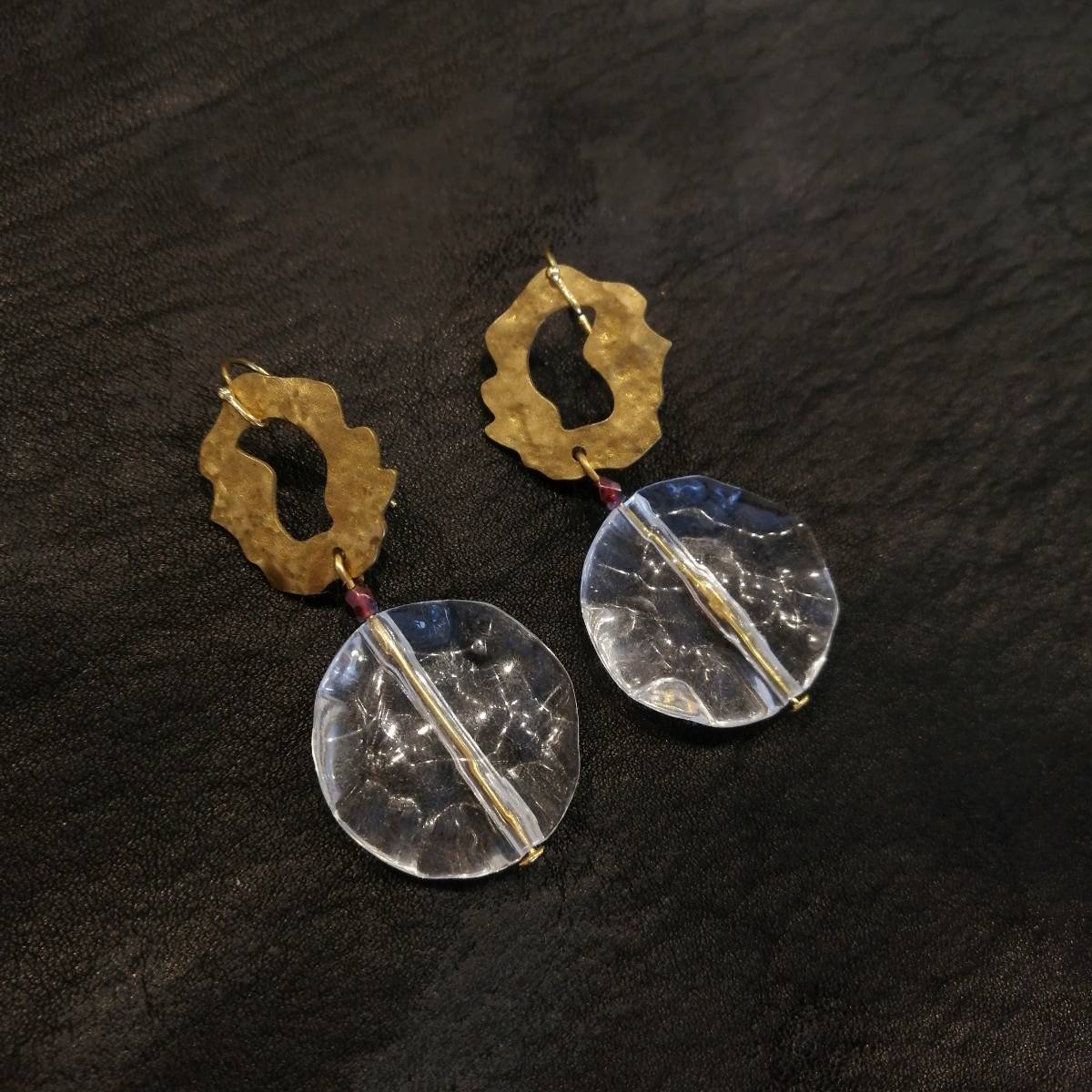 ＜受注製作＞Clear×Brass Vintage pierceの画像