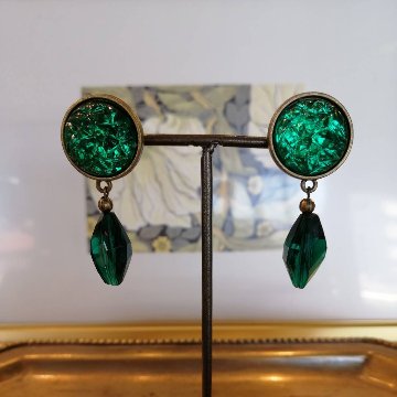 Green Vintage earringsの画像