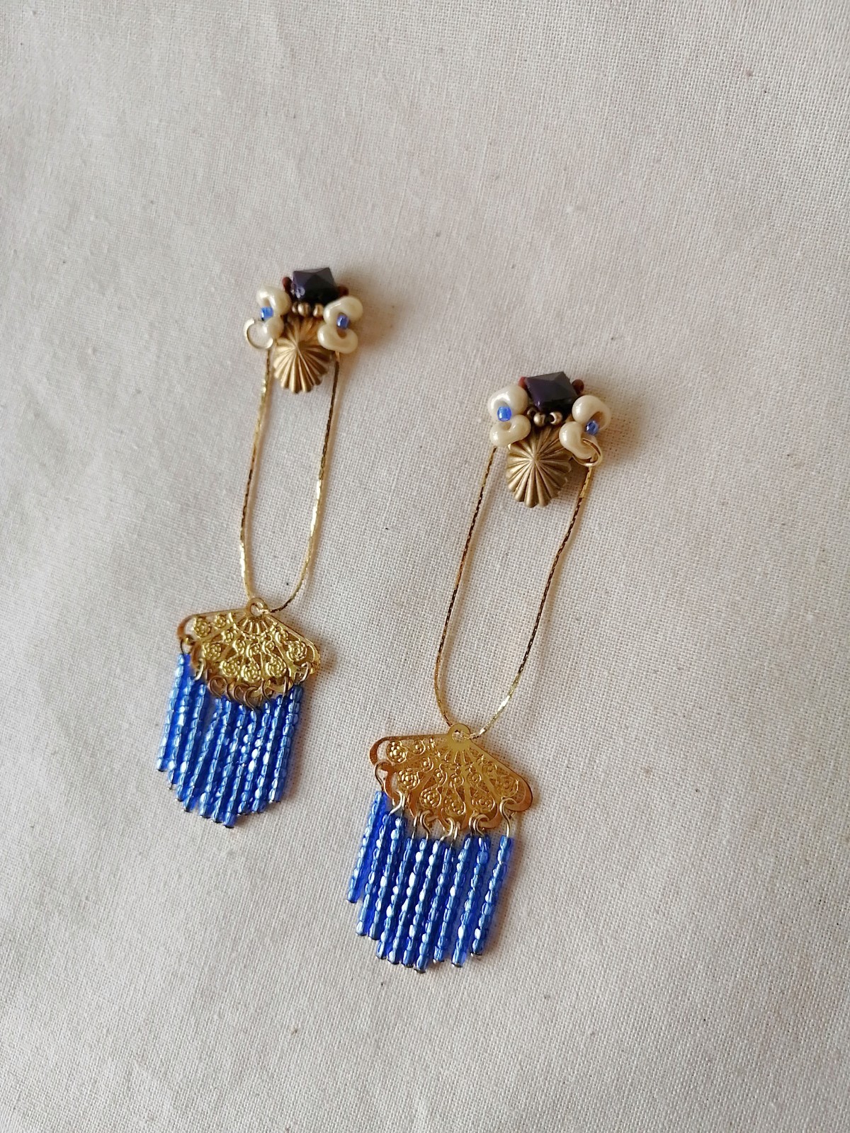 Beads fringe Vintage Earringsの画像