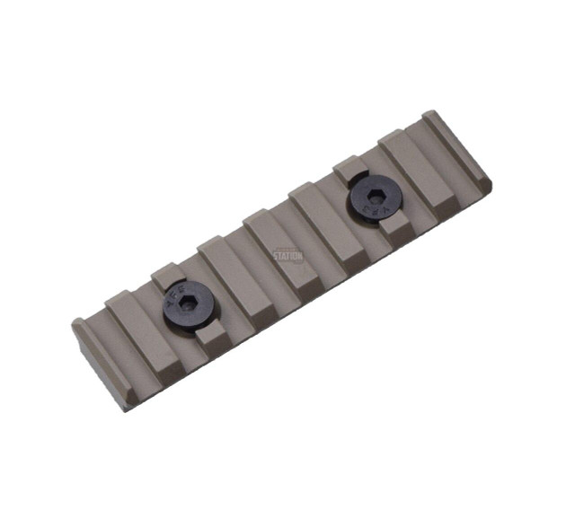 UTG PRO M-LOK 8スロット ピカティニー/ウィーバー/20mm レールセクション、Magpul MLOKレール用 Tanの画像