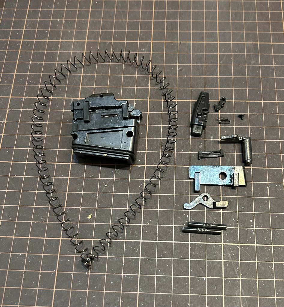 東京マルイ AKM　マガジン内部パーツ　の画像
