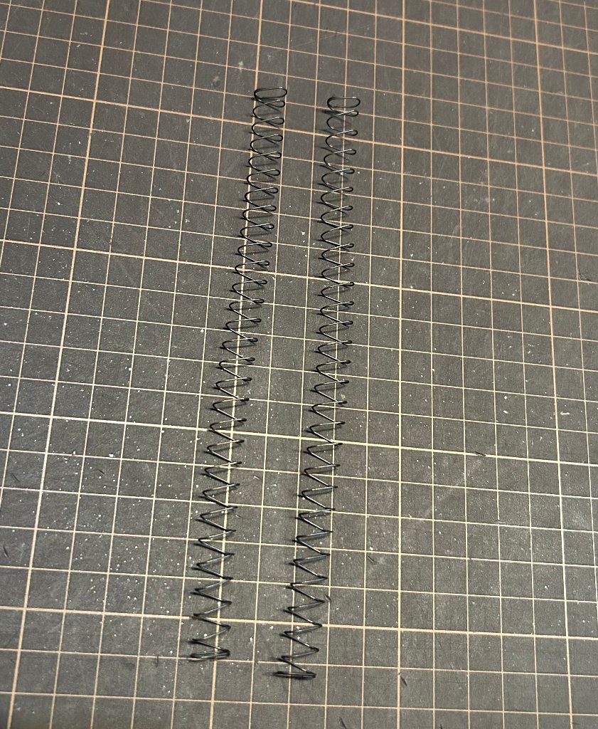 東京マルイ　ガスマガジンスプリング　USP　UC-93　2本入り　約17.5㎝の画像