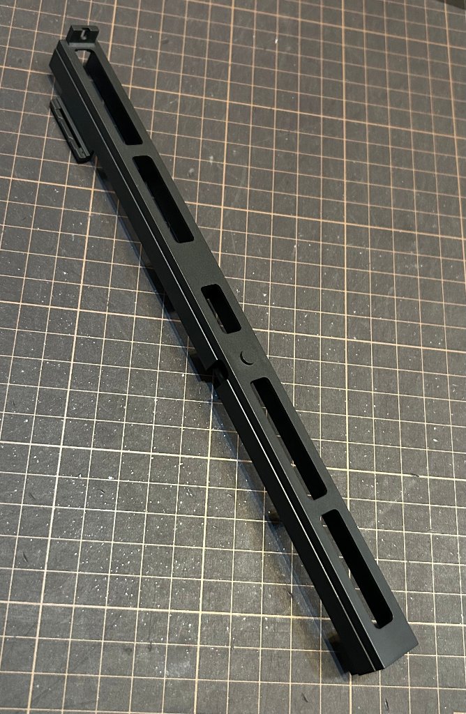 東京マルイ　SCAR-L　ボルトレイル　SCAR-15の画像