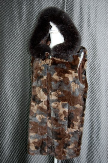 カモフラ柄ミンク　フーディーベスト　Foxトリムの画像