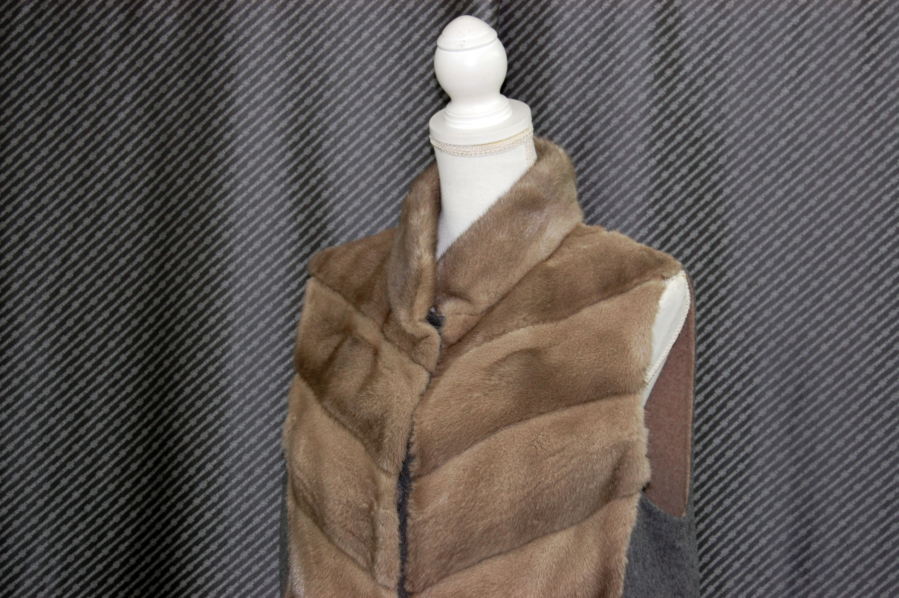 ミンク＆ウール　ダブルフェイスロングベストの画像