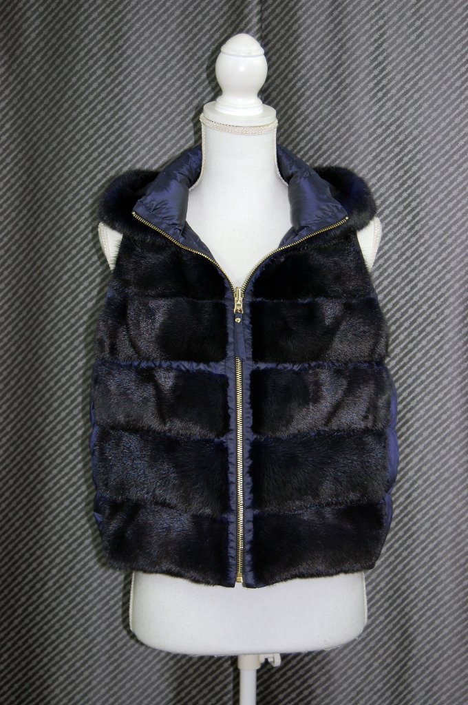 ミンク＆ダウン　フーディーベストの画像