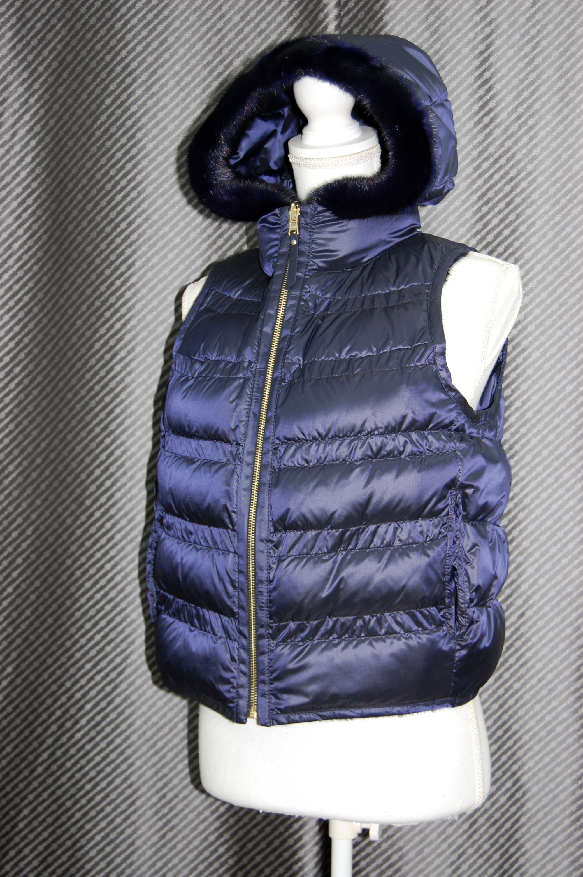 ミンク＆ダウン　フーディーベストの画像