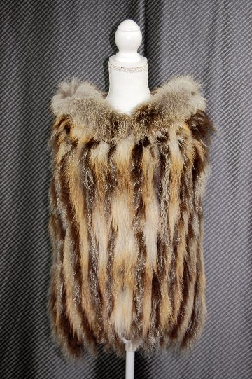 フォックス＆チベットラム　フーディーニットベストの画像