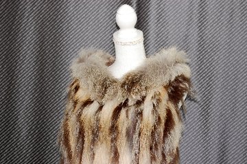 フォックス＆チベットラム　フーディーニットベストの画像