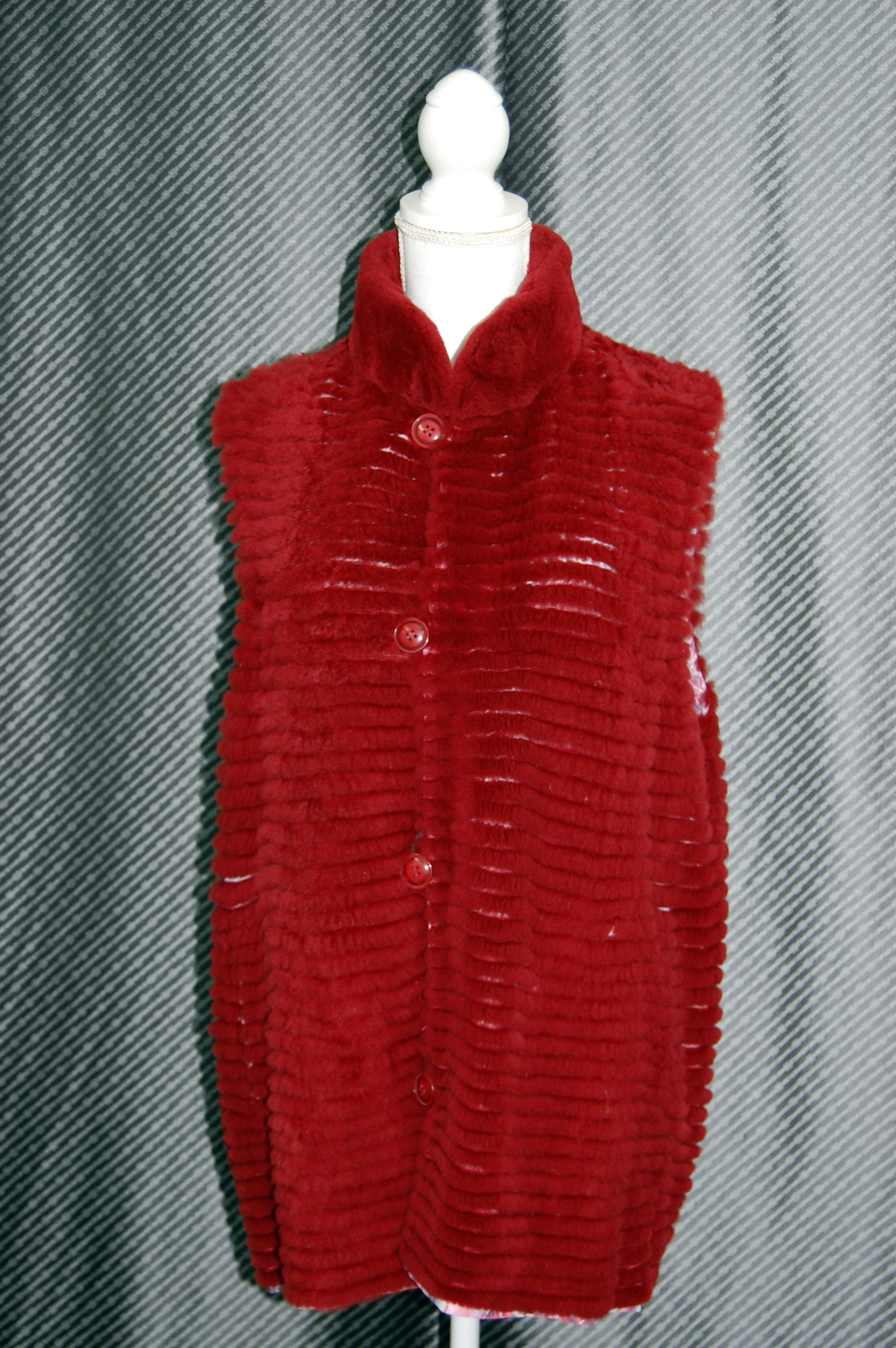 ヌートリアレイヤー　リバーシブルベストの画像