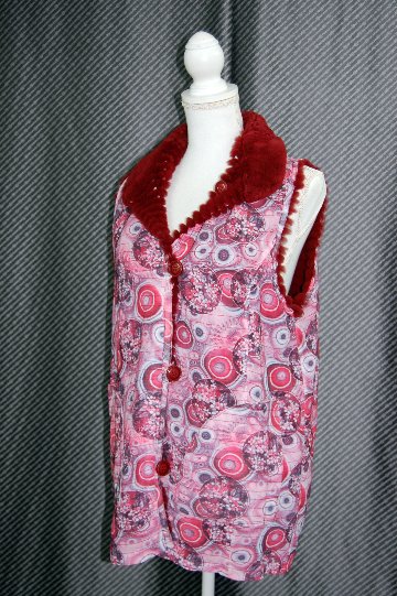 ヌートリアレイヤー　リバーシブルベストの画像