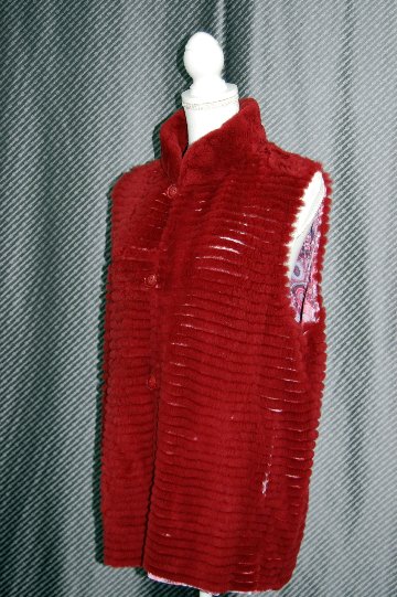 ヌートリアレイヤー　リバーシブルベストの画像