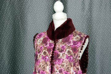 ヌートリアレイヤー　リバーシブルベストの画像