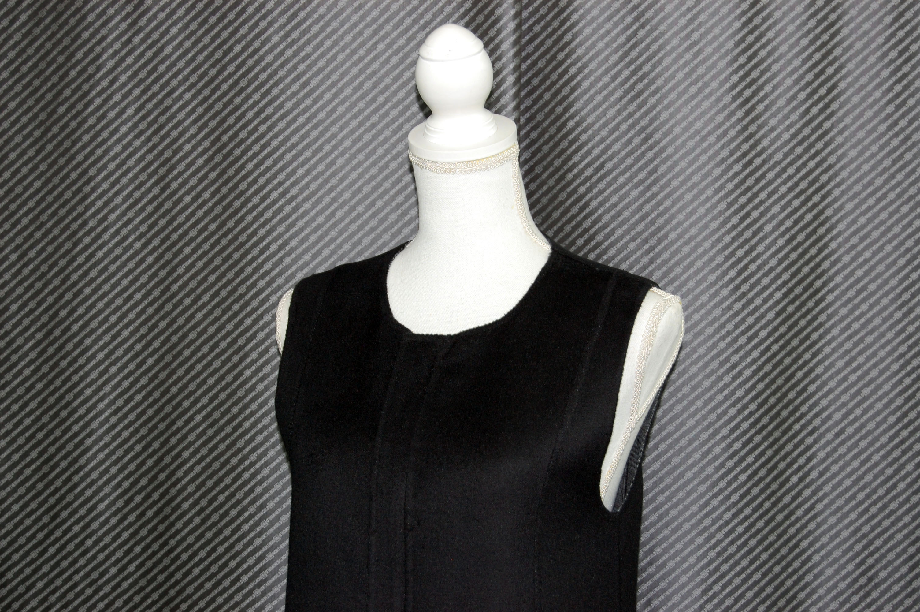 カシミヤ混ウール　ダブルフェイスロングベストの画像