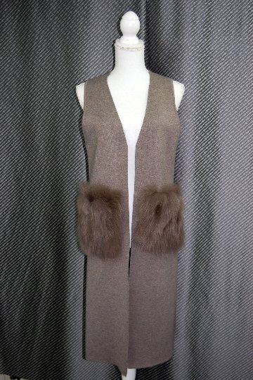 ウール混ニット　Vネックロングジレ　Foxポケット付の画像