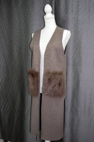 ウール混ニット　Vネックロングジレ　Foxポケット付の画像