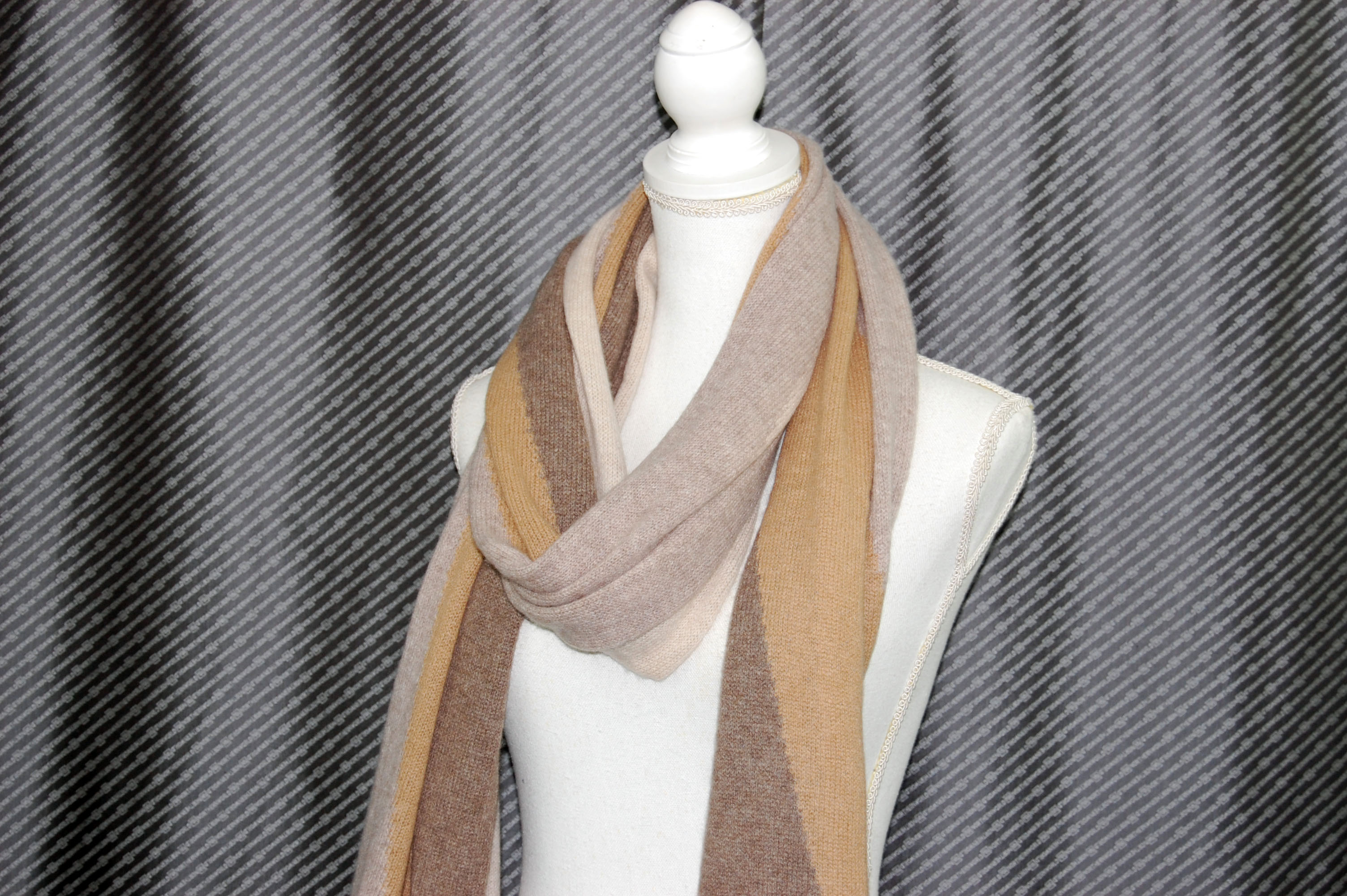 カシミヤニット　大判ストールの画像