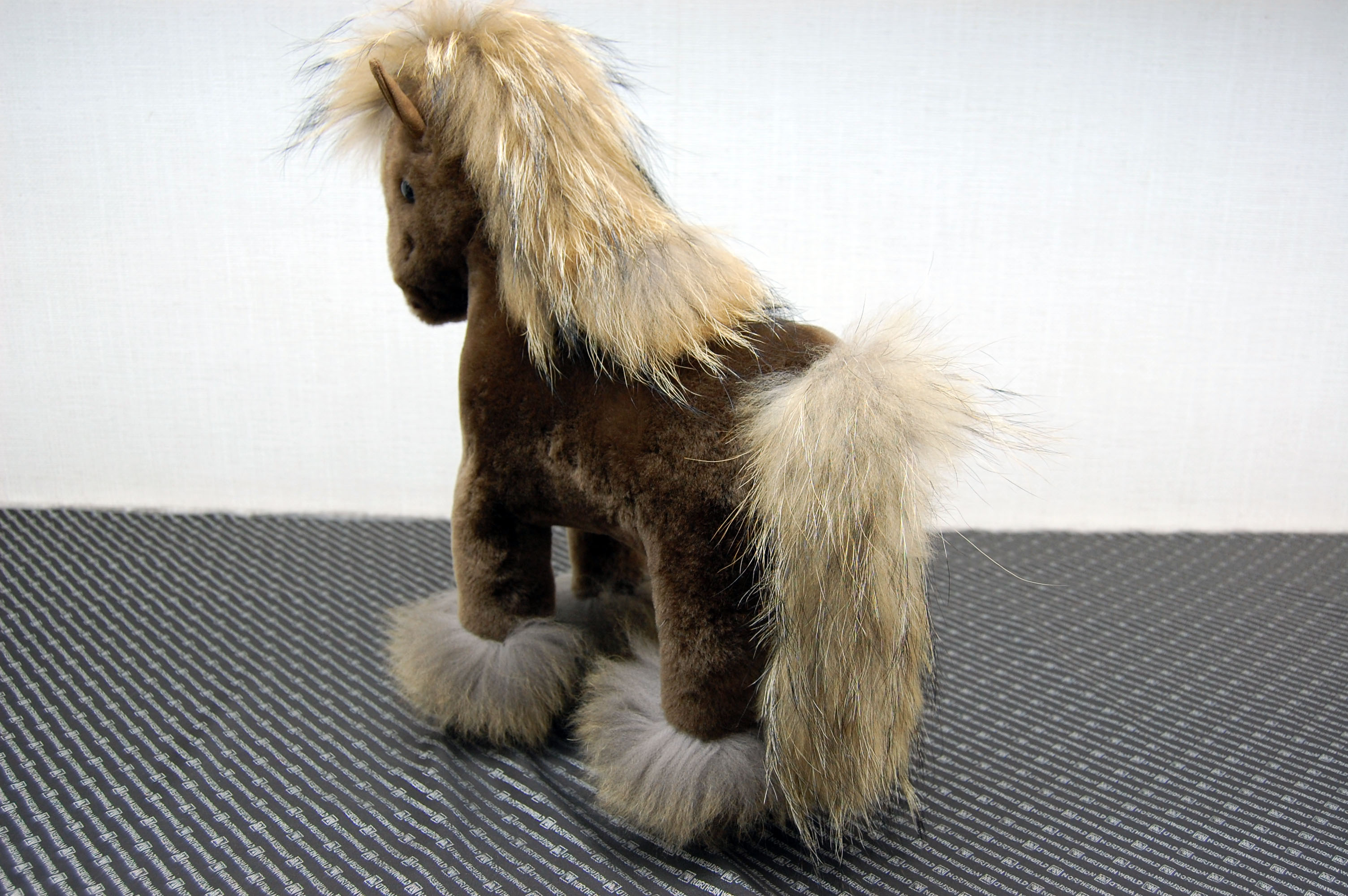 ムートン　ドール（ホース）の画像