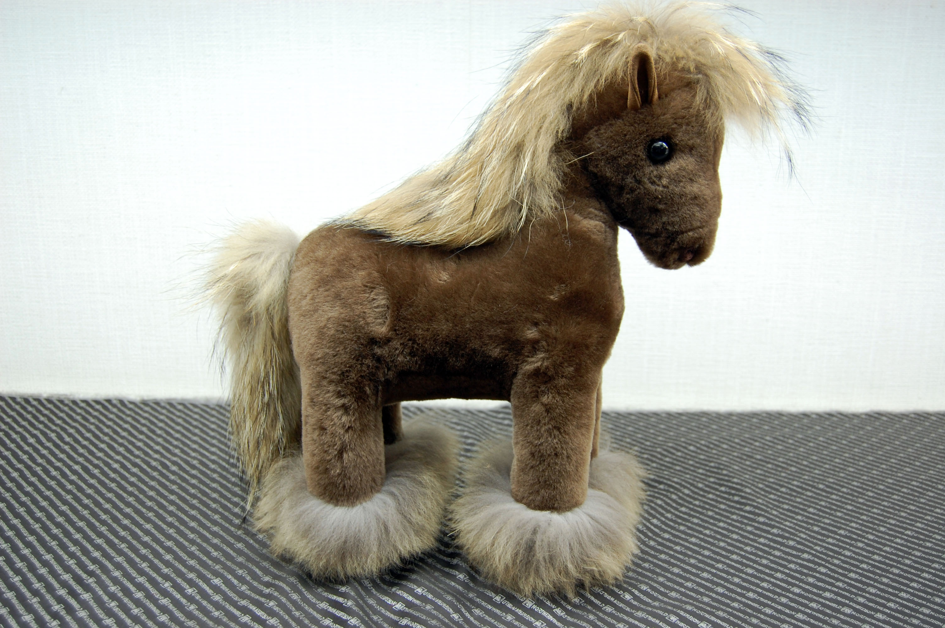 ムートン　ドール（ホース）の画像