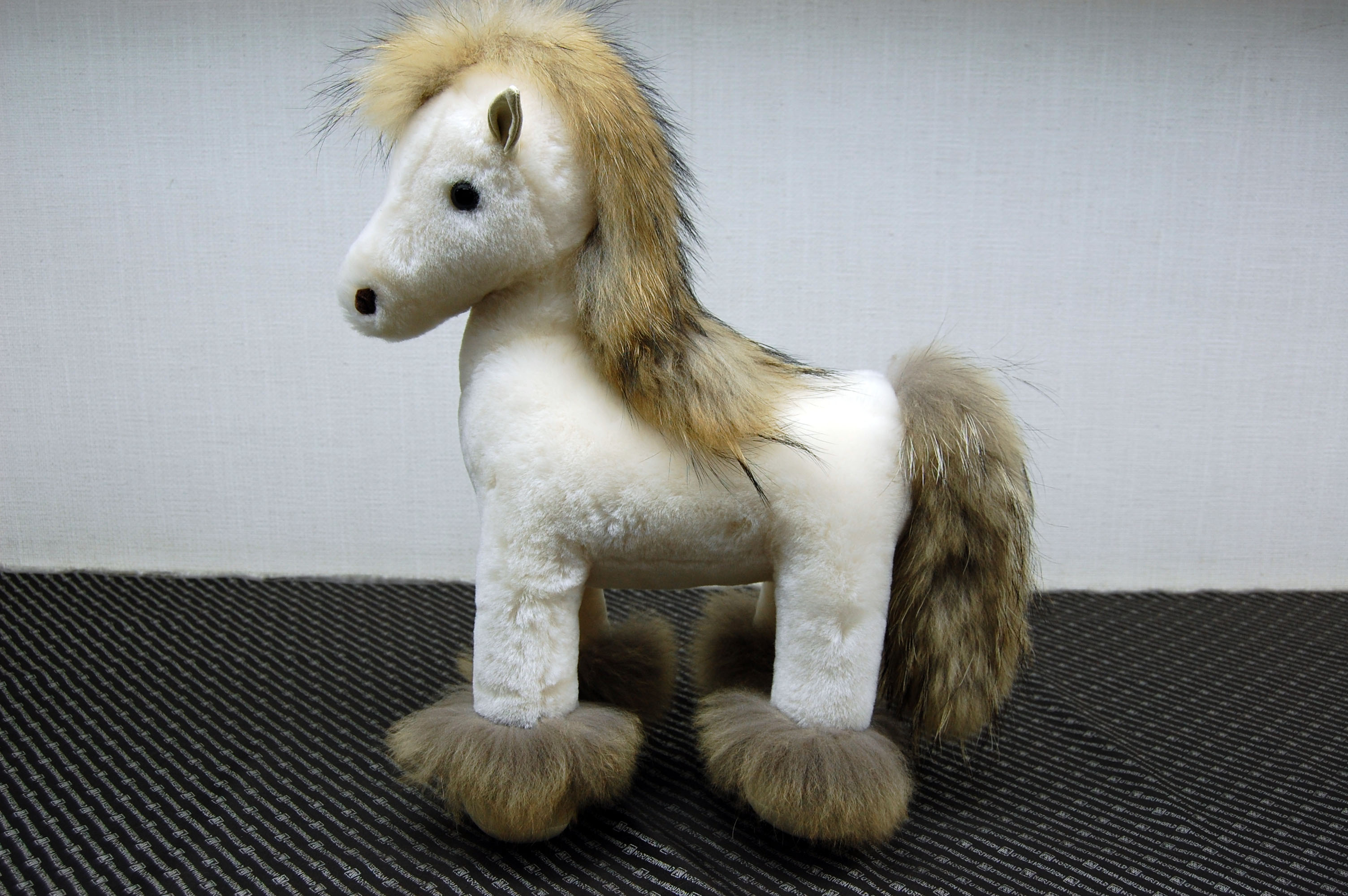 ムートン　ドール（ホース）の画像