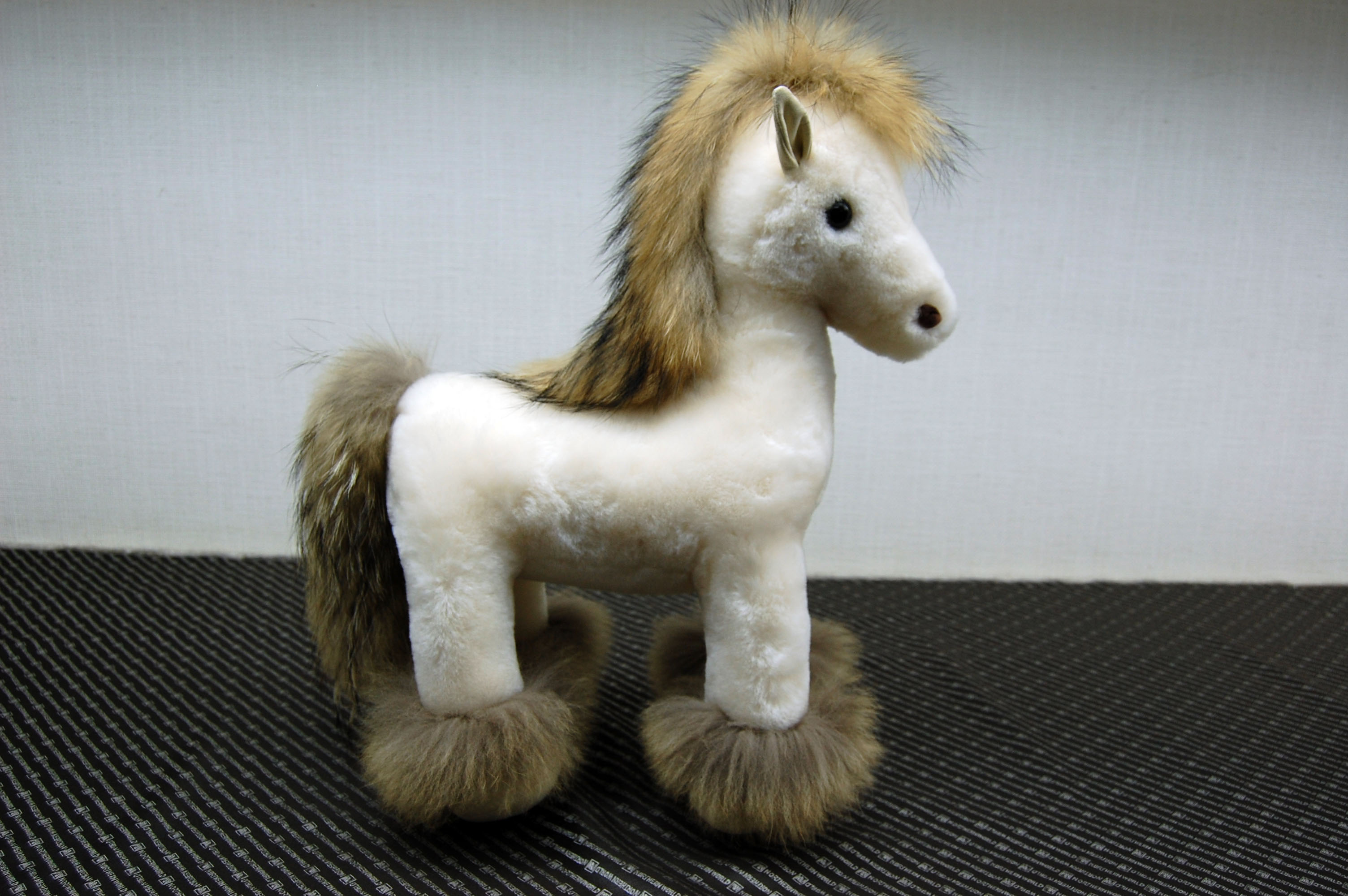 ムートン　ドール（ホース）の画像