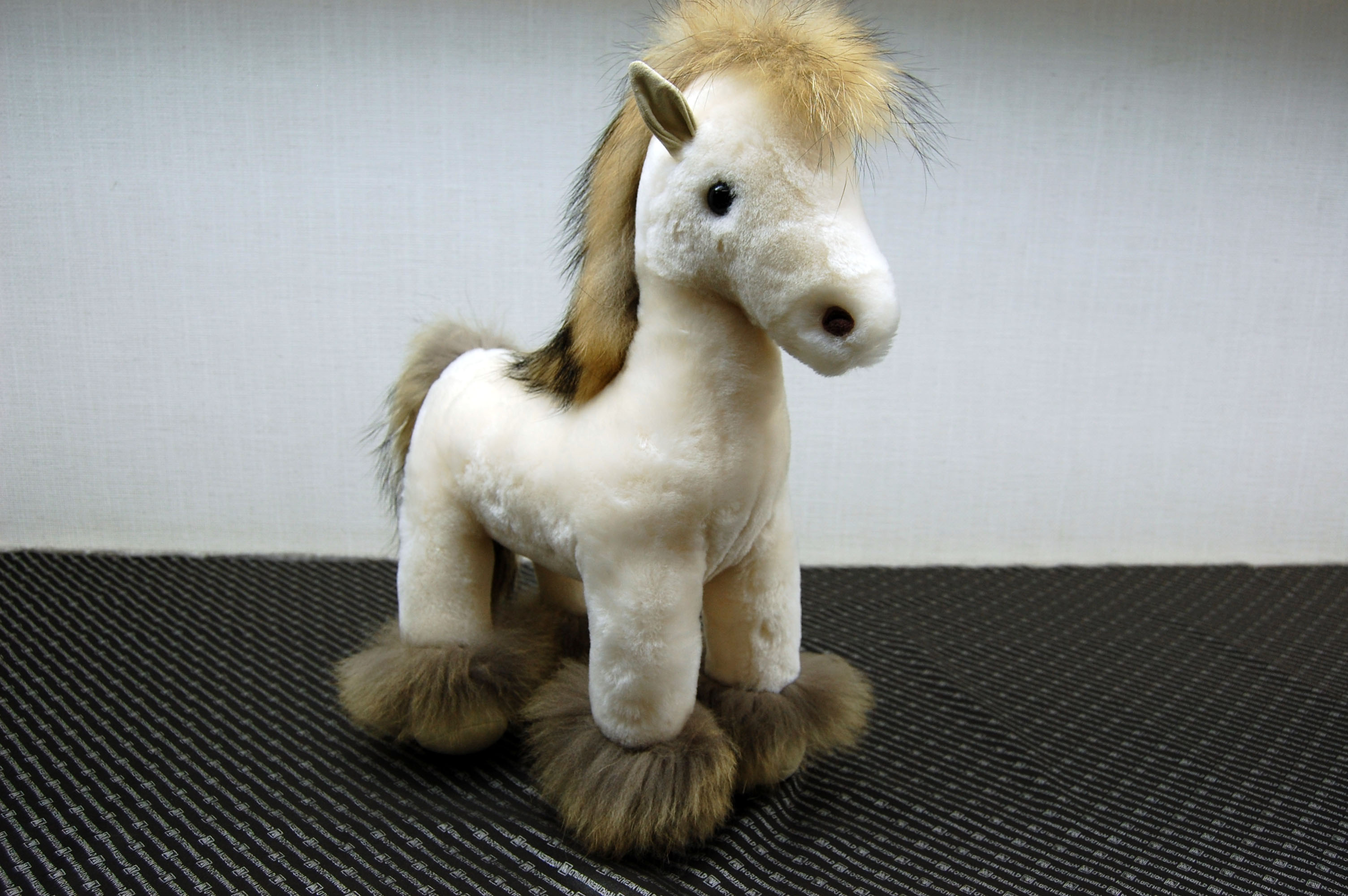 ムートン　ドール（ホース）の画像