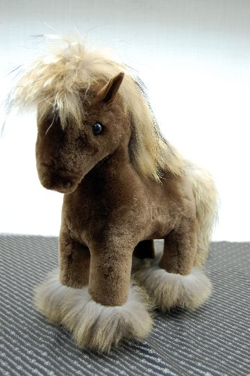 ムートン　ドール（ホース）の画像