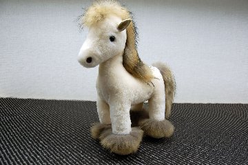 ムートン　ドール（ホース）の画像