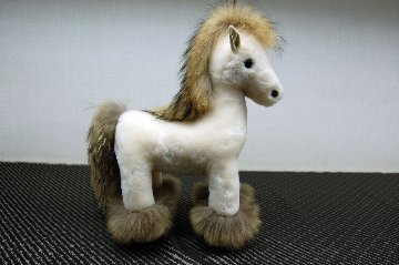 ムートン　ドール（ホース）の画像