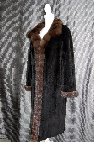 シルク＆プラックトウィーゼル　リバーシブルロングコート　ロシアンセーブルトリムの画像