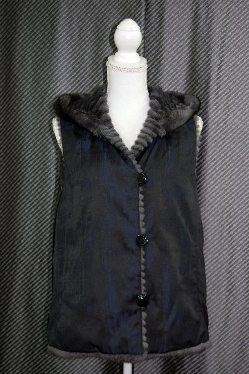 ミンクレイヤー　リバーシブルフーディーベストの画像