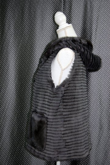 ミンクレイヤー　リバーシブルフーディーベストの画像