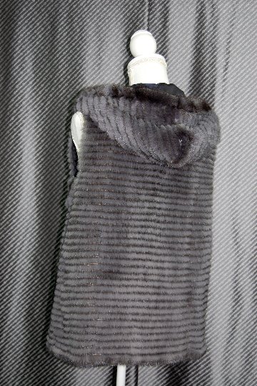 ミンクレイヤー　リバーシブルフーディーベストの画像