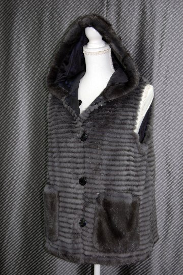 ミンクレイヤー　リバーシブルフーディーベストの画像