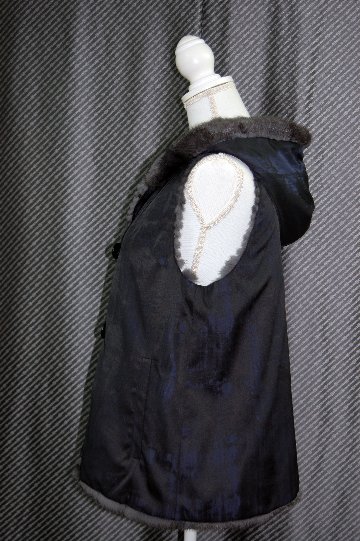 ミンクレイヤー　リバーシブルフーディーベストの画像