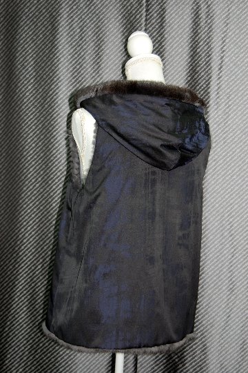 ミンクレイヤー　リバーシブルフーディーベストの画像