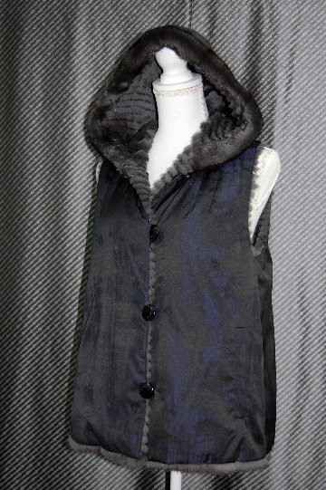 ミンクレイヤー　リバーシブルフーディーベストの画像