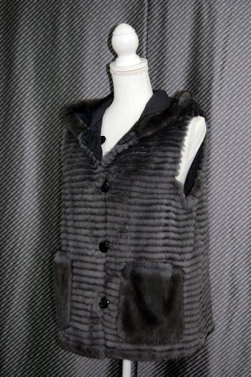 ミンクレイヤー　リバーシブルフーディーベストの画像