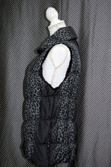 シェアードウィーゼル　リバーシブルシャーリングベストの画像