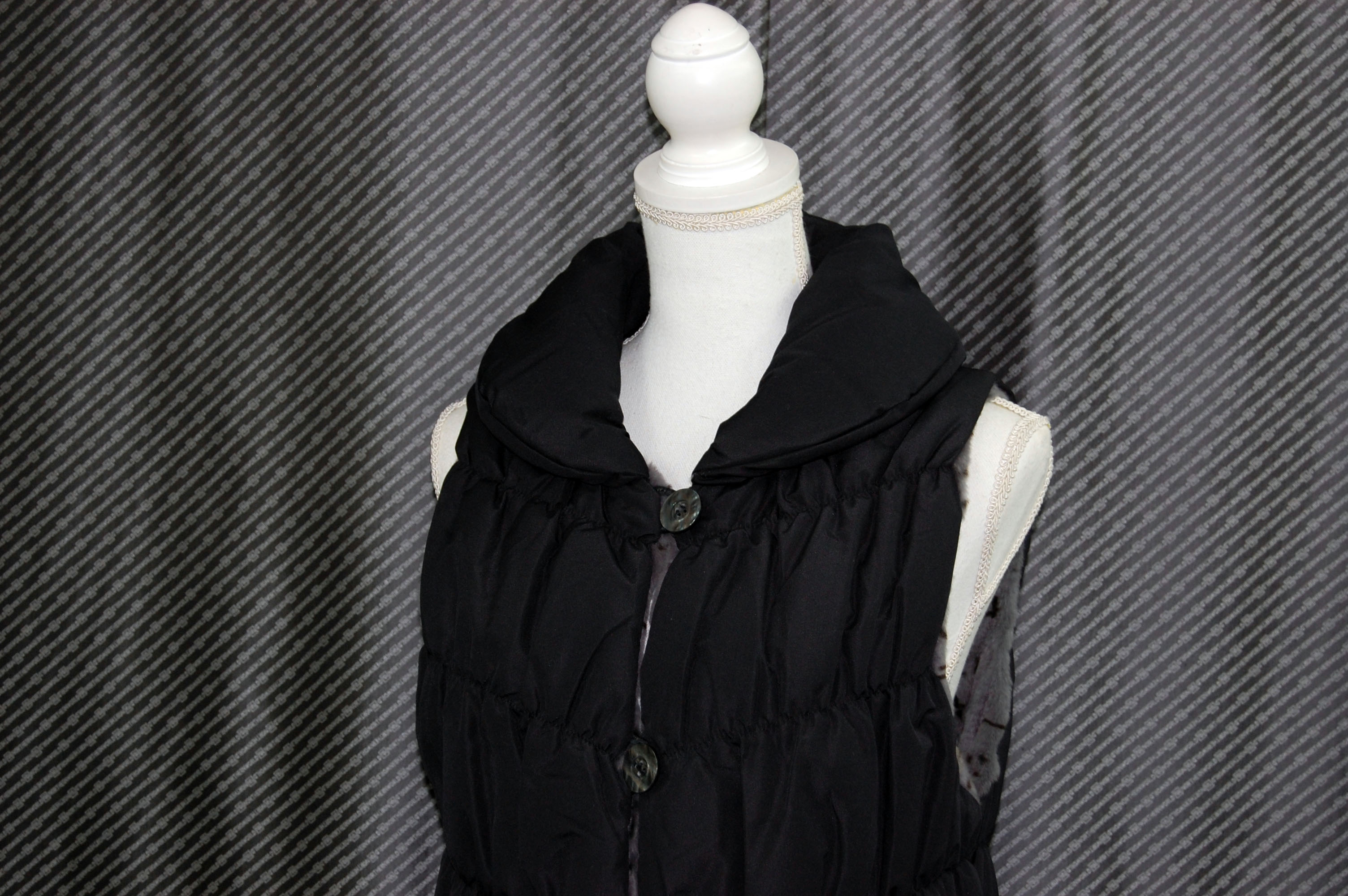 シェアードウィーゼル　リバーシブルシャーリングベストの画像