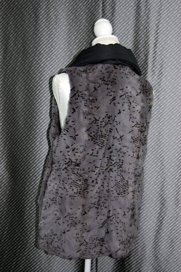 シェアードウィーゼル　リバーシブルシャーリングベストの画像