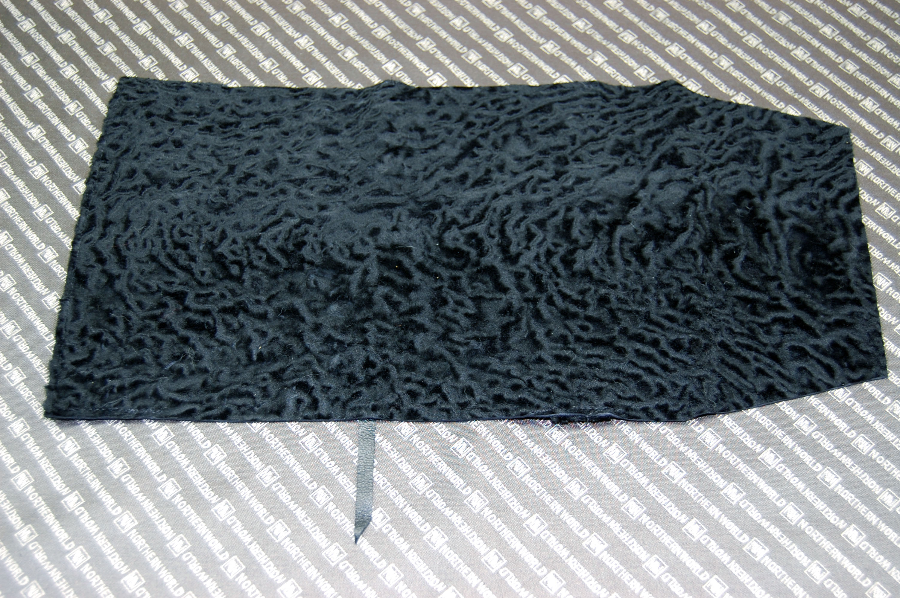 シェアードラム　ブックカバー（文庫本サイズ）の画像