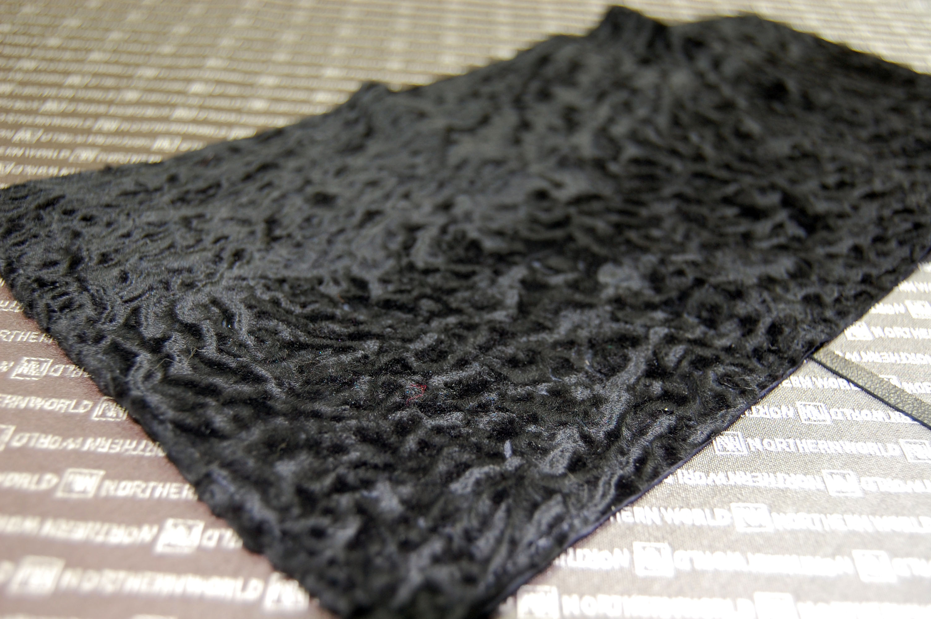 シェアードラム　ブックカバー（文庫本サイズ）の画像