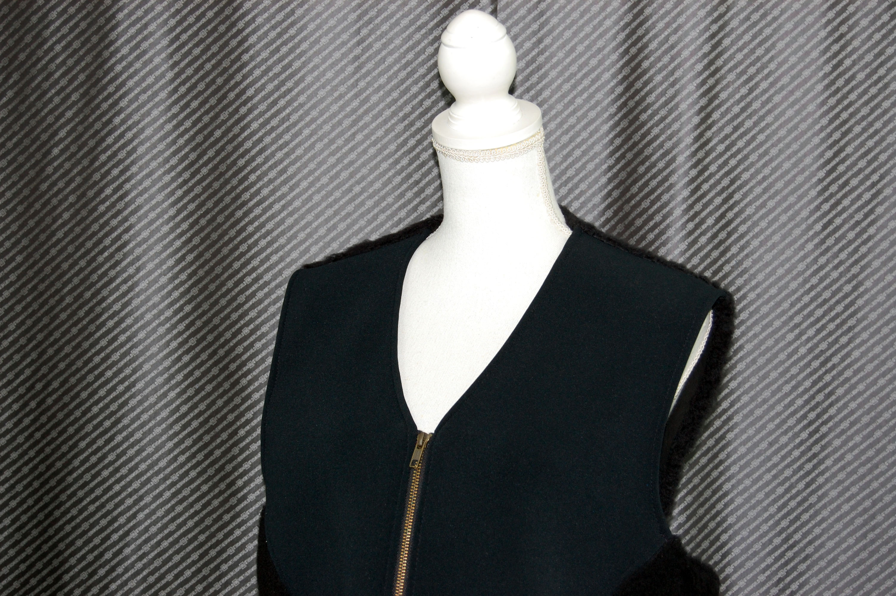 ムートンダブルフェイス＆ストレッチポリ　ベストの画像