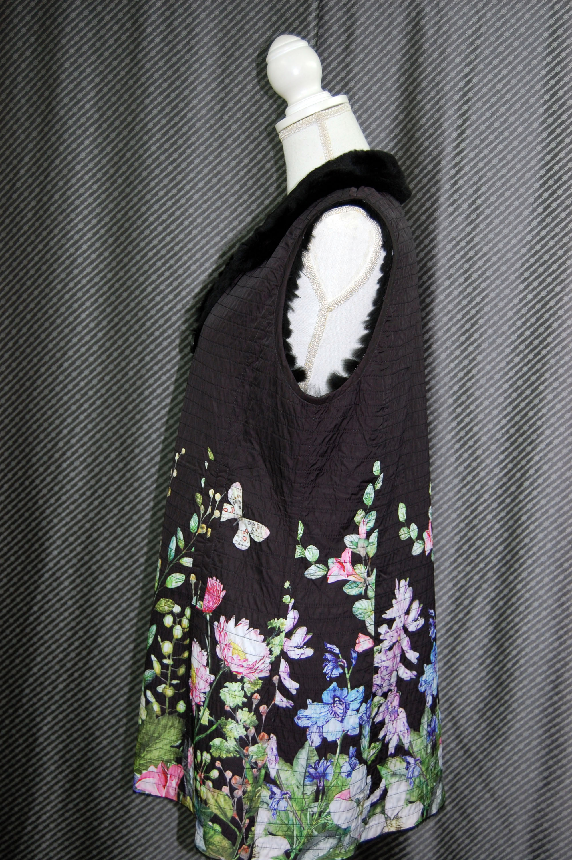 花柄プリント＆ラビットレイヤー　リバーシブルベストの画像