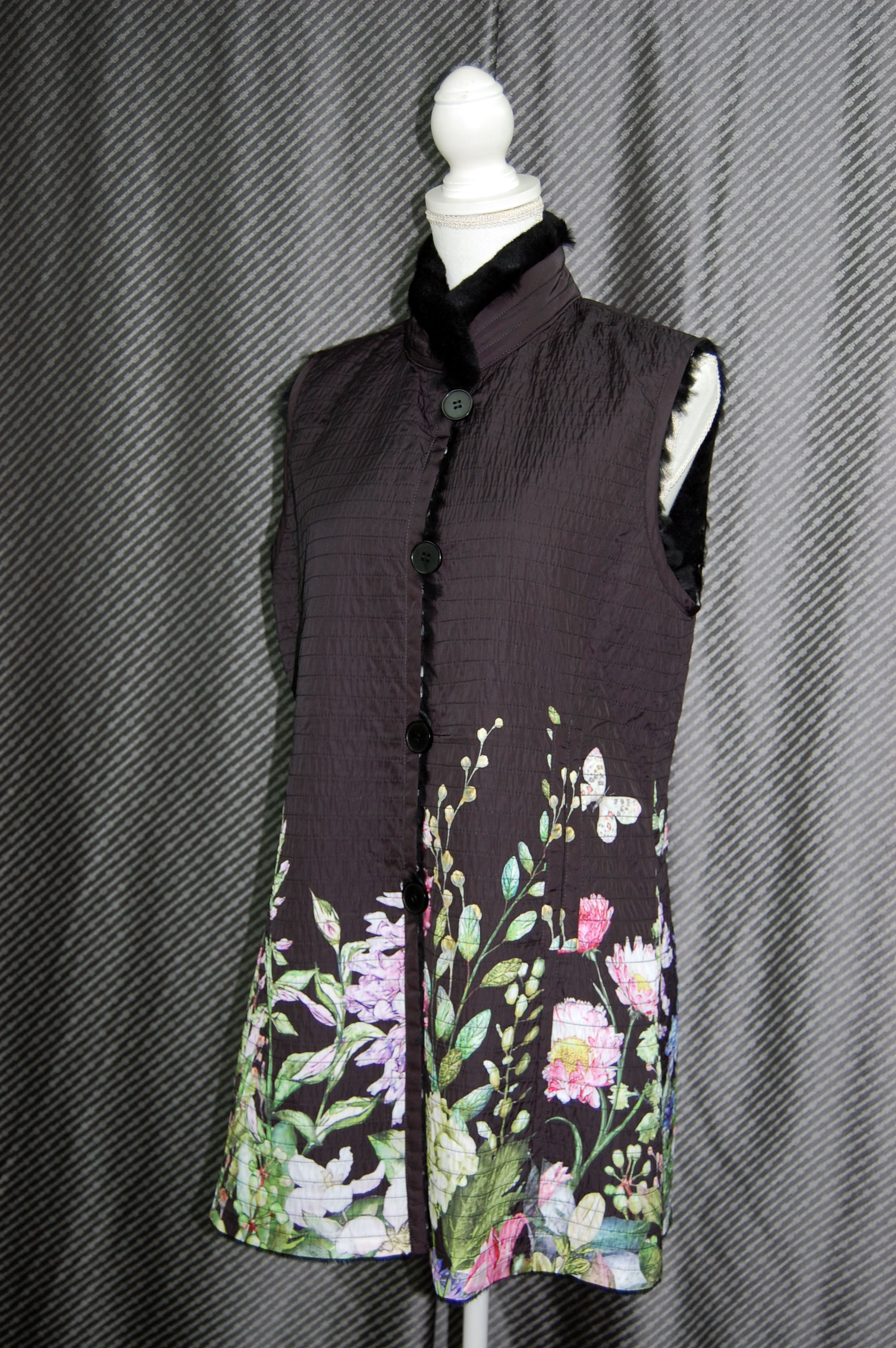 花柄プリント＆ラビットレイヤー　リバーシブルベストの画像