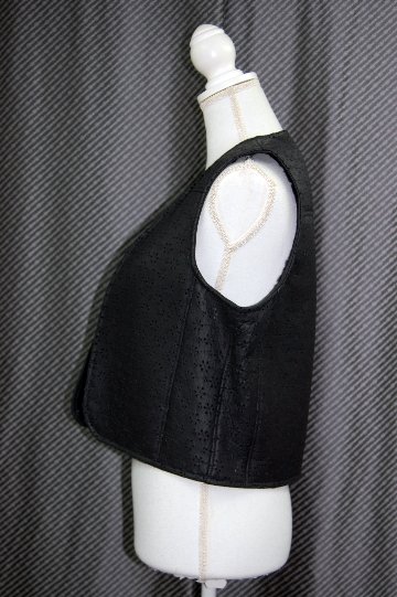 ムートンダブルフェイス　パンチングジレの画像