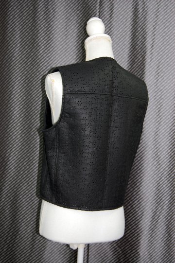 ムートンダブルフェイス　パンチングジレの画像