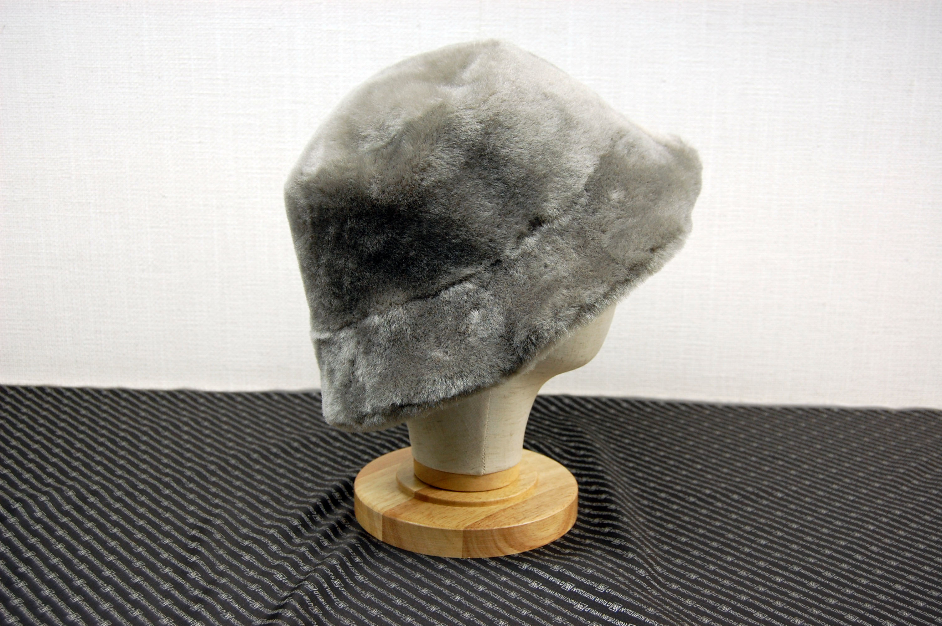 ムートン　バケットハットの画像