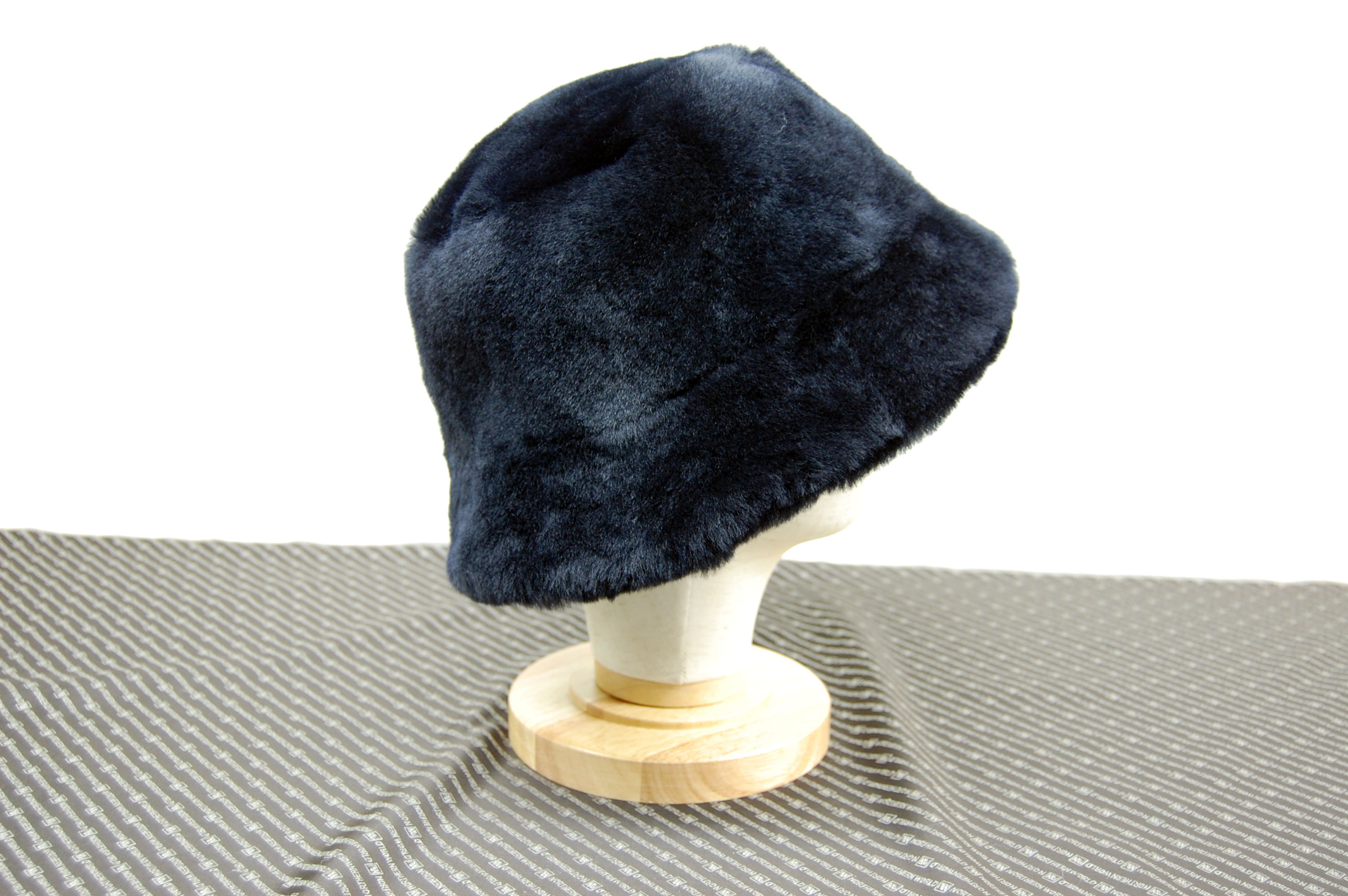 ムートン　バケットハットの画像